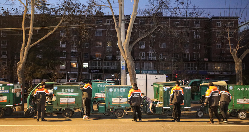 石家庄街头,快递小哥跑起来了!