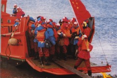 《等着我》中国首支南极越冬科考队35载重聚