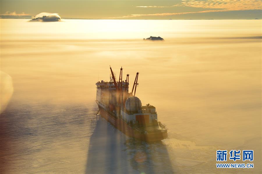 为“雪龙”船插上“翅膀”——记中国第34次南极科考队直升机机组