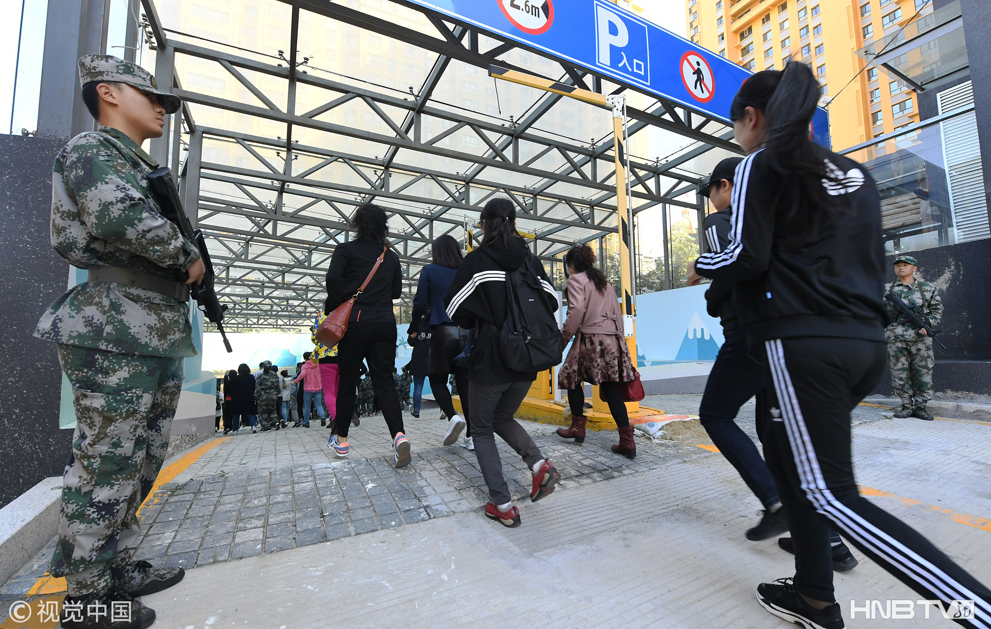 哈尔滨:纪念九一八 防空袭警报试鸣活动举行