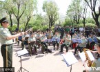 哈尔滨建国公园“老兵军乐团”最年长团员已79岁