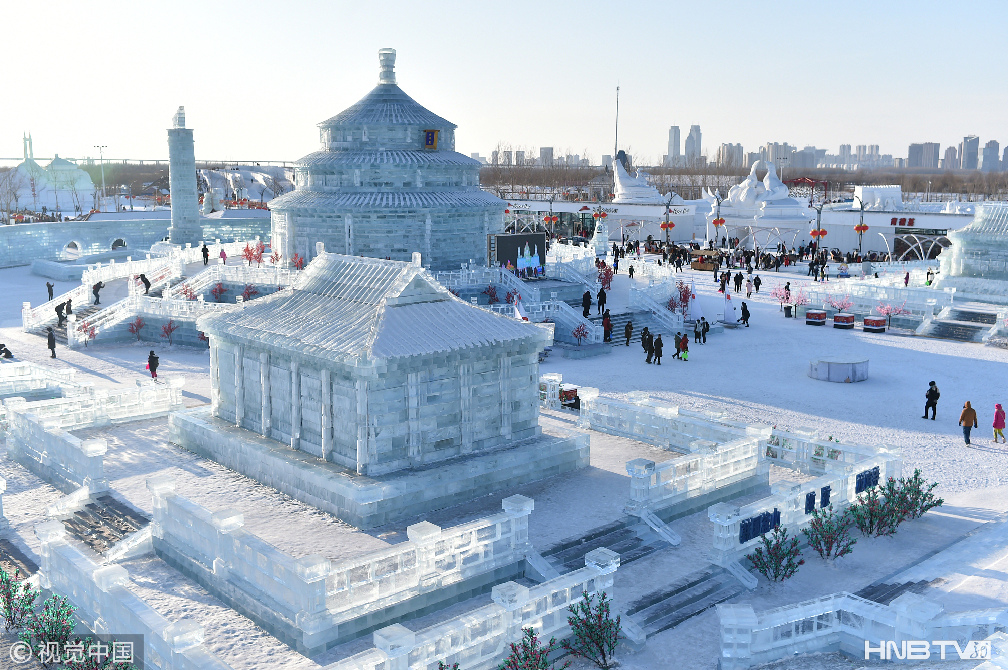 哈尔滨：游客东北过大年 冰雪中欢度春节（组图）