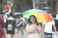 黑龙江哈尔滨：冰城入雨季天气凉爽 