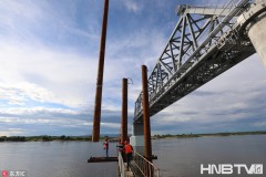 黑龙江同江中俄跨江铁路大桥恢弘建设场景（组图）
